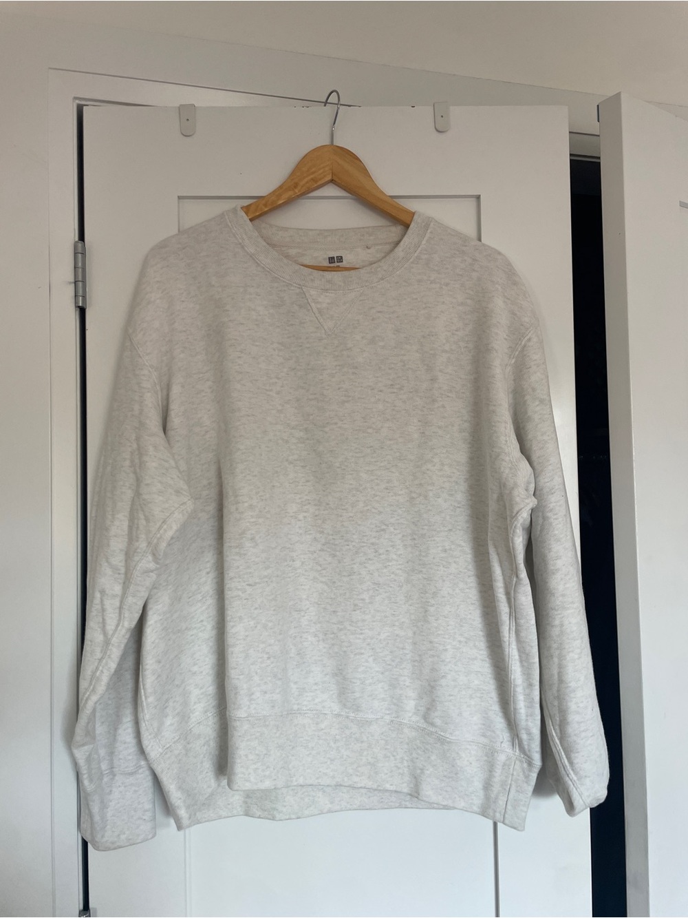 Uniqlo Men's Crewneck Sweatshirt - Light Heather Grey